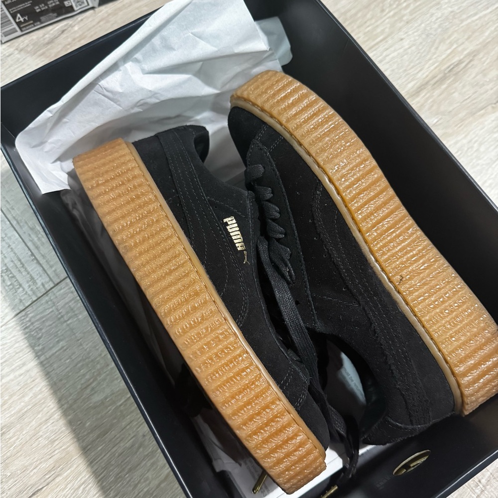HOSTS PICK🎉Puma X Fenty 2016 release - Picture 2 of 6